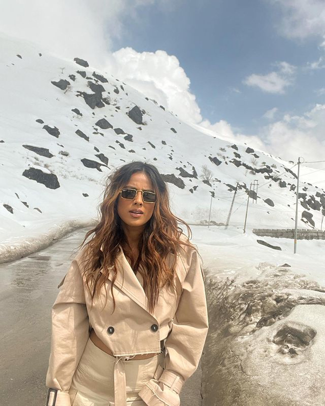 Staggering Clicks Of Nia Sharma In Black